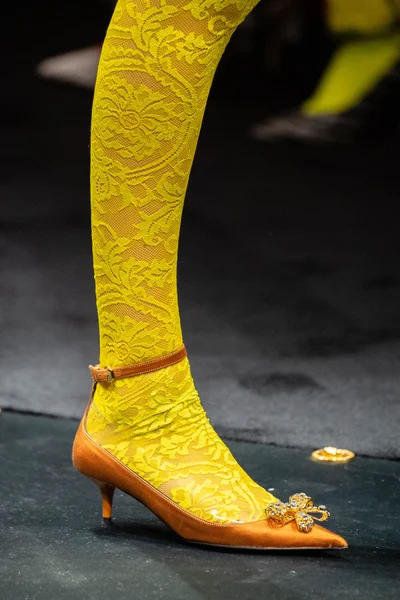 Look 80